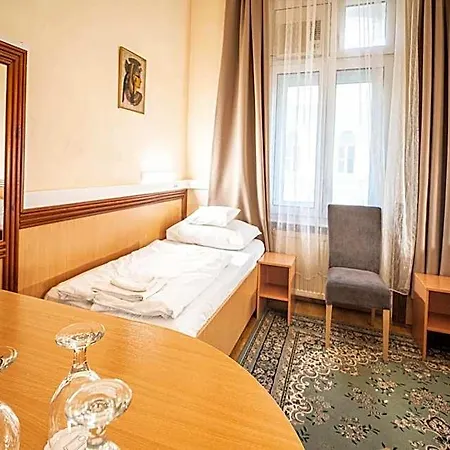 Tisza Hotel 3*