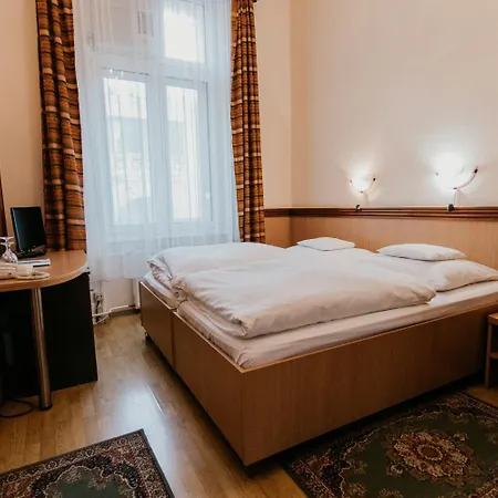 Tisza Hotel 3*